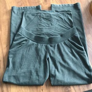 Liz Lange Maternity yoga pants pockets full panel!